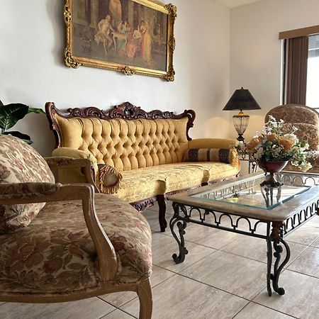 Beautiful Apartment With Very Elegant Colonial Decoration Tamiami Dış mekan fotoğraf