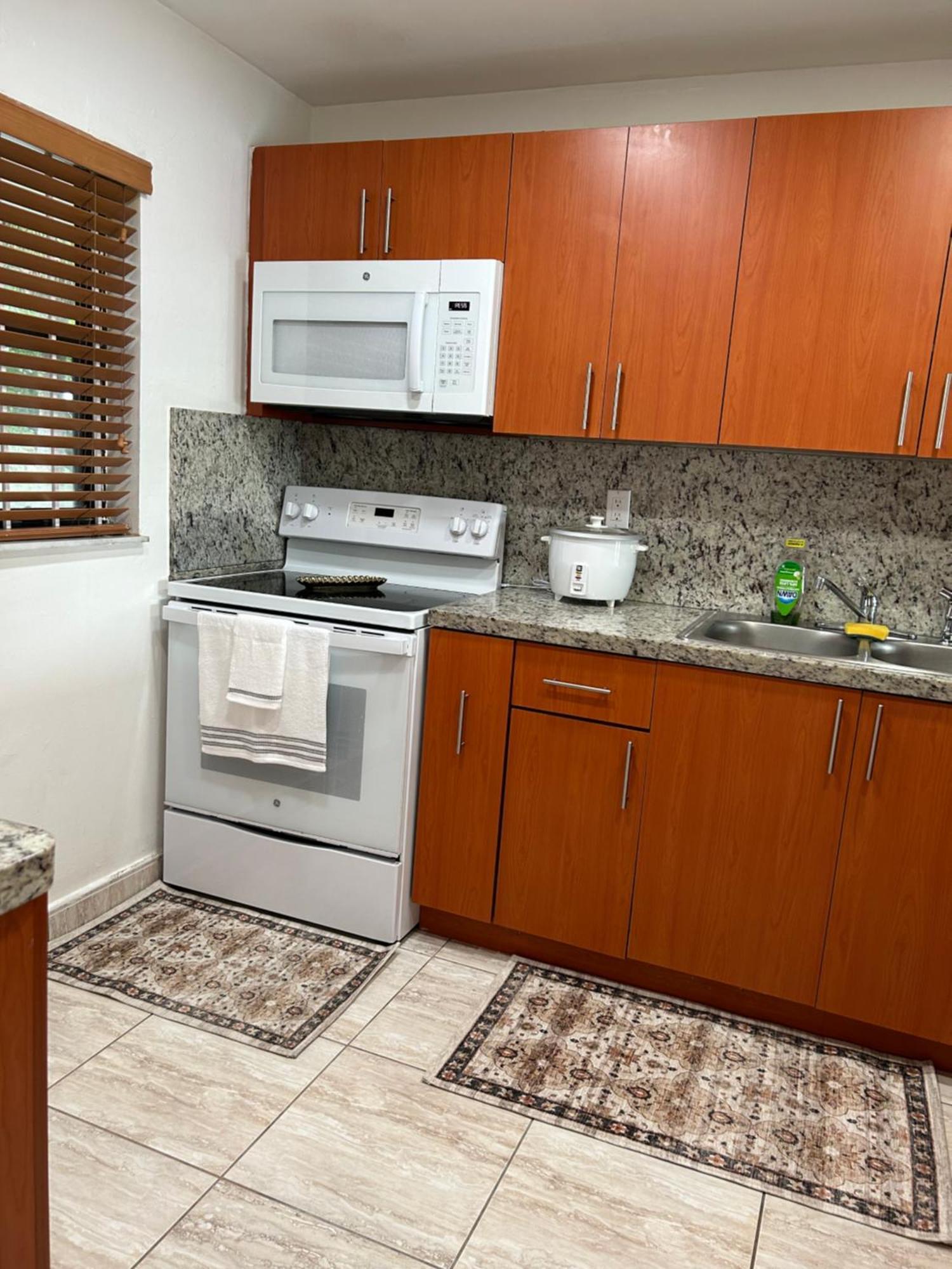 Beautiful Apartment With Very Elegant Colonial Decoration Tamiami Dış mekan fotoğraf