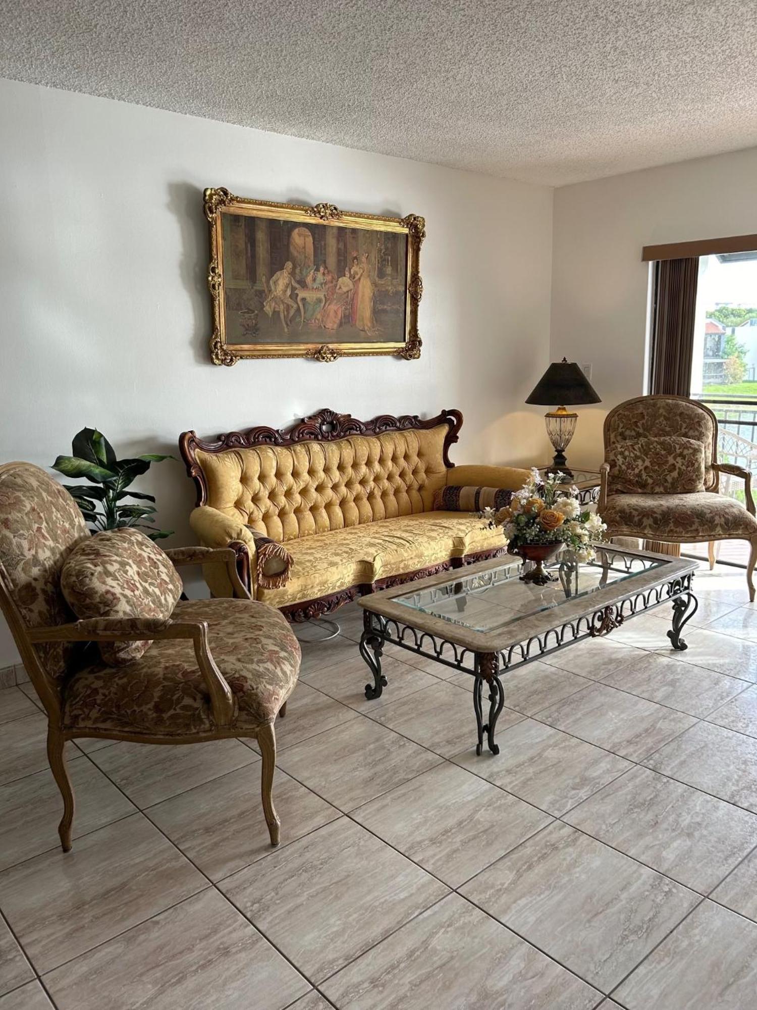 Beautiful Apartment With Very Elegant Colonial Decoration Tamiami Dış mekan fotoğraf