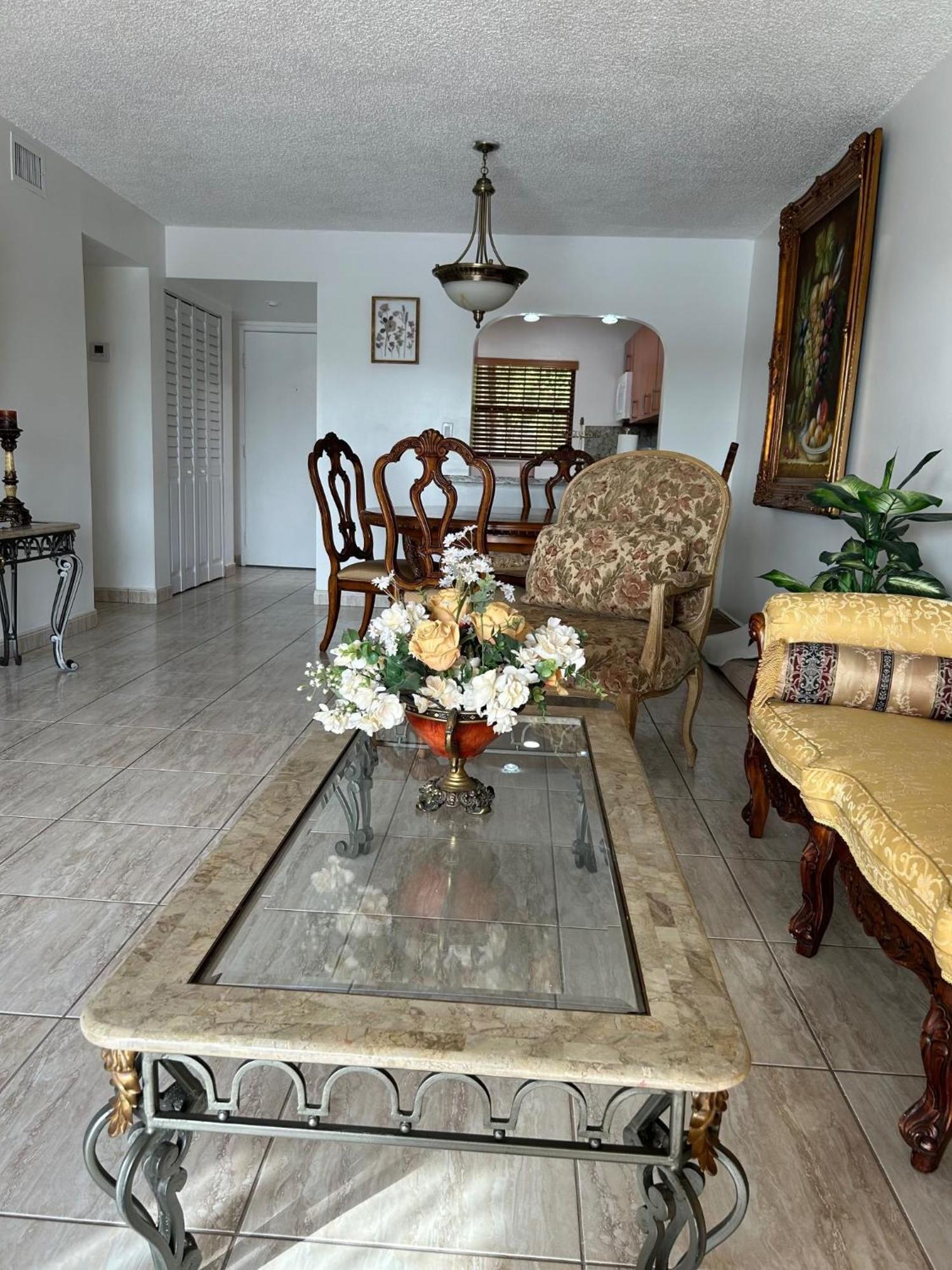 Beautiful Apartment With Very Elegant Colonial Decoration Tamiami Dış mekan fotoğraf